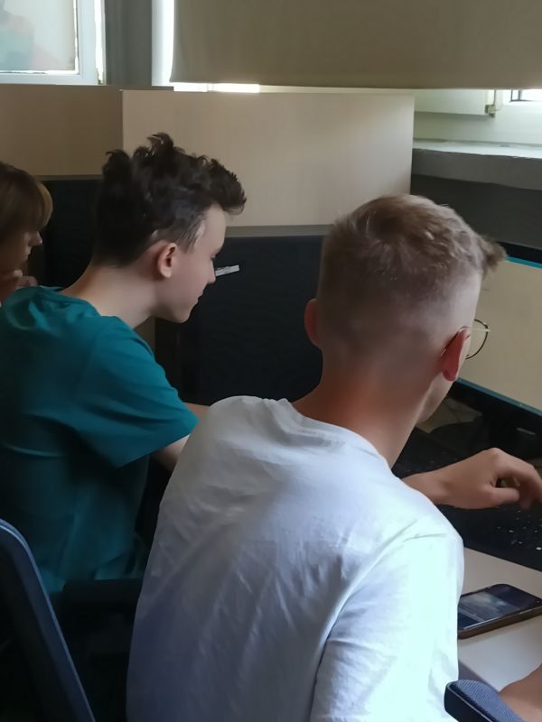 Mobilność osób uczących się i kadry (KA121-VET) Projekt numer 2021-1-PL01-KA122-VET-000017142 "Uczeń w strefie nowych technologii"