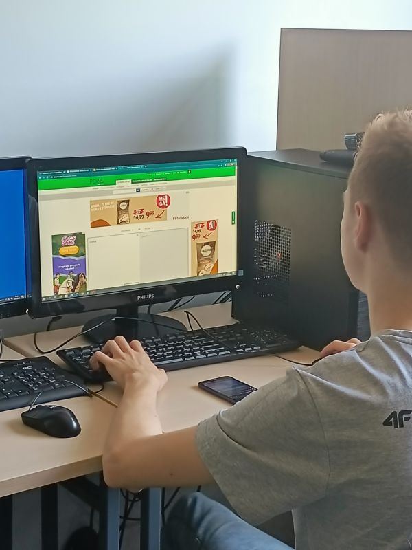 Mobilność osób uczących się i kadry (KA121-VET) Projekt numer 2021-1-PL01-KA122-VET-000017142 "Uczeń w strefie nowych technologii"