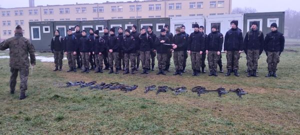 zdjęcia z zajęć w Jednostce Wojskowej
