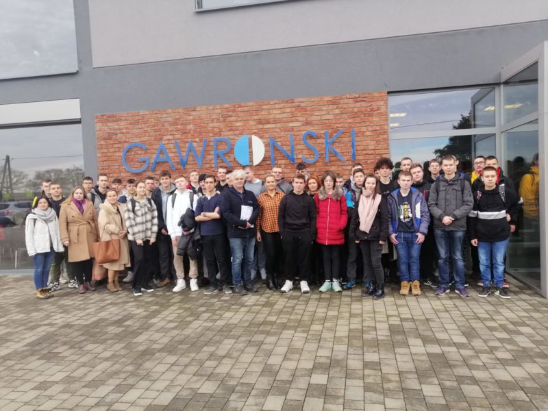 W ramach współpracy ZST z firmą Gawroński uczniowie z naszej szkoły wzięli dzisiaj udział w spotkaniu z pracownikami firmy