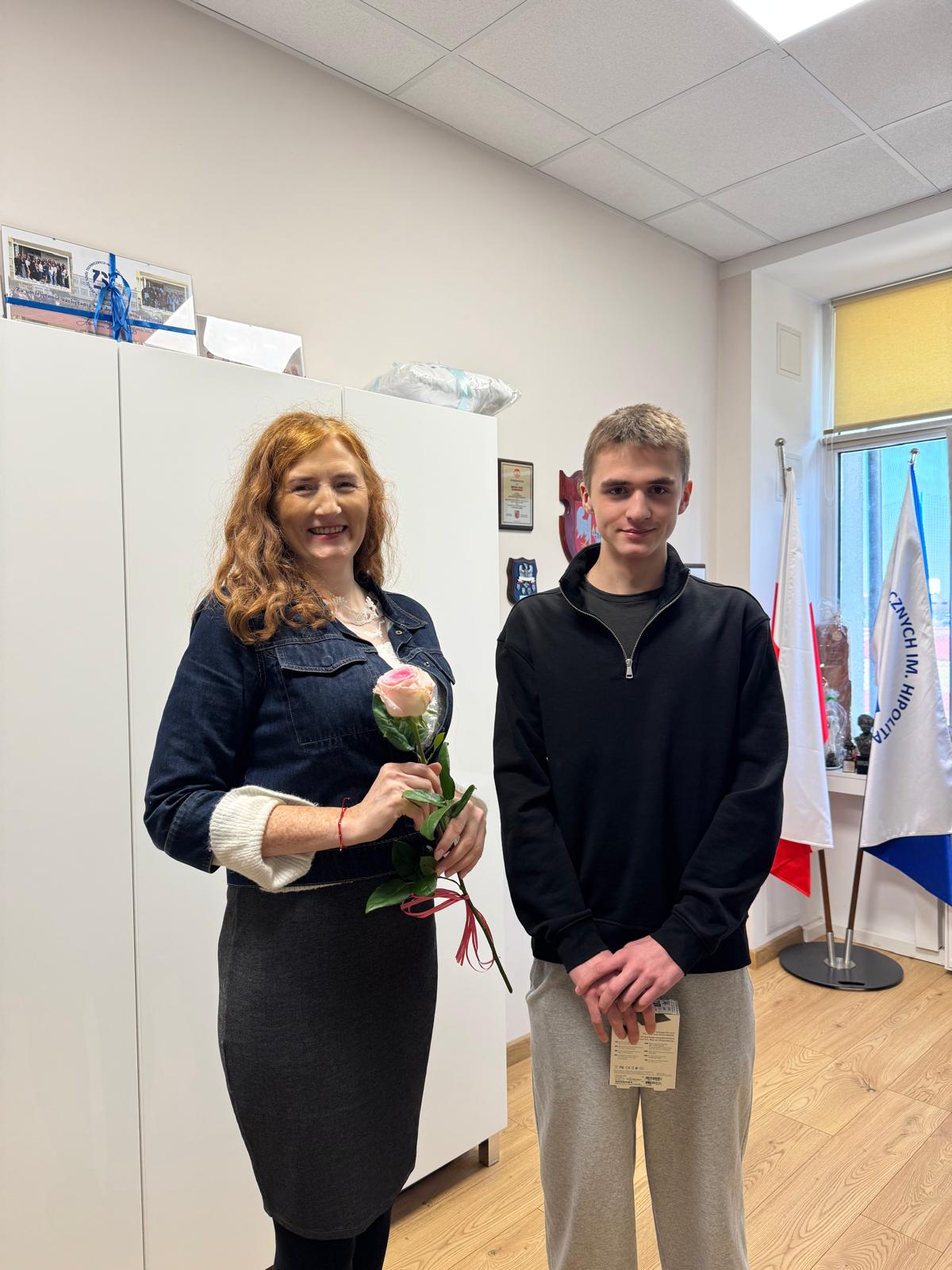 WhatsApp Image 2026-03-09 at 11.02.50 Pani Cecylia Szarzyńska, Piotr Olejnik klasa policyjna