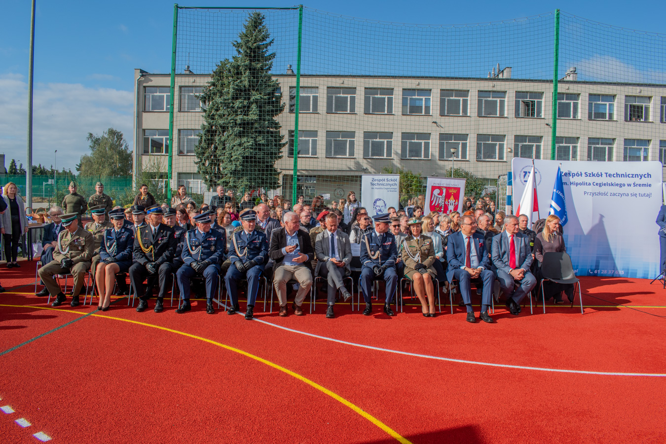 _DSC0090 uroczystość oficjalnego otwarcia oddziałów mundurowych połączona ze ślubowaniem klas pierwszych