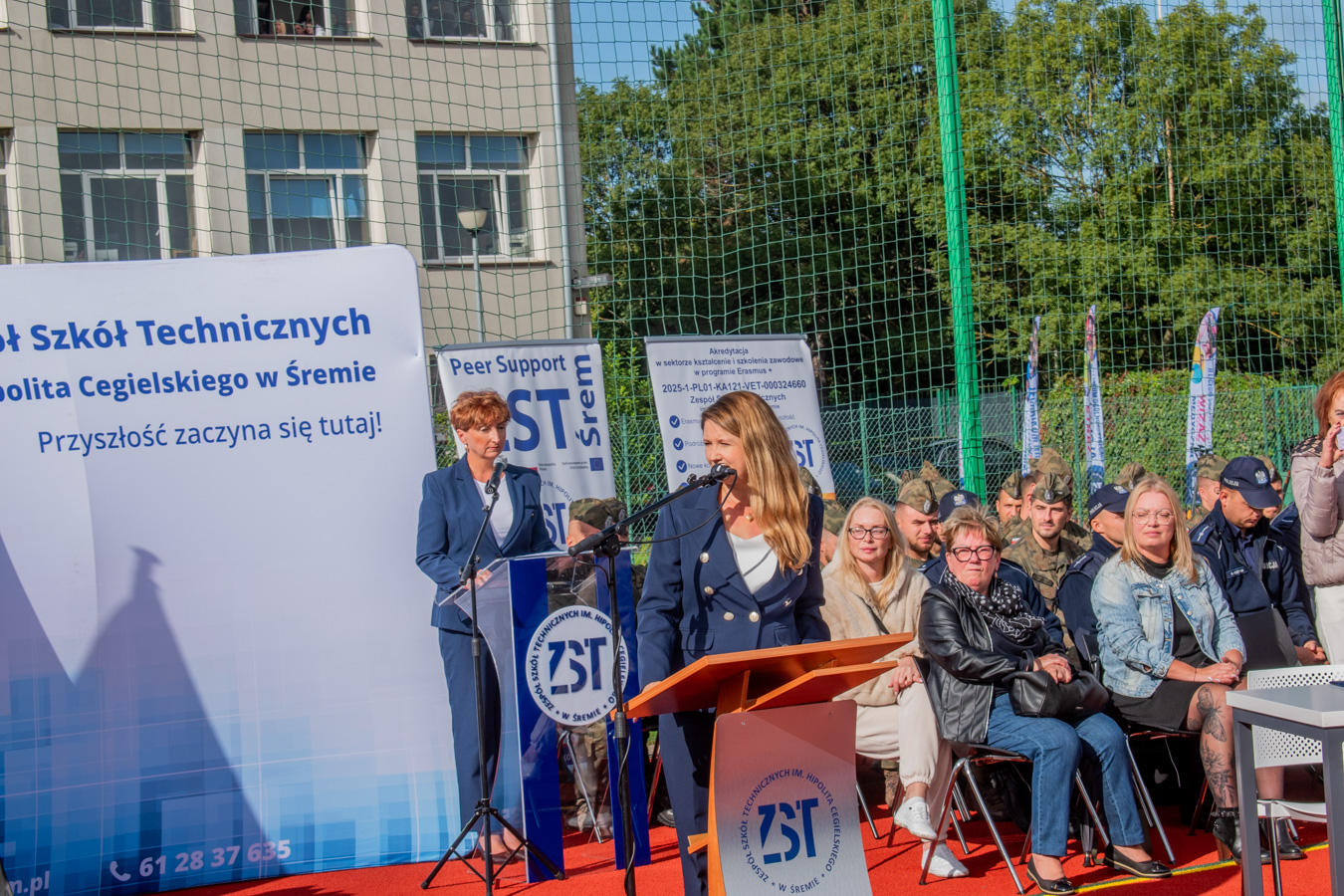 _DSC0091 uroczystość oficjalnego otwarcia oddziałów mundurowych połączona ze ślubowaniem klas pierwszych