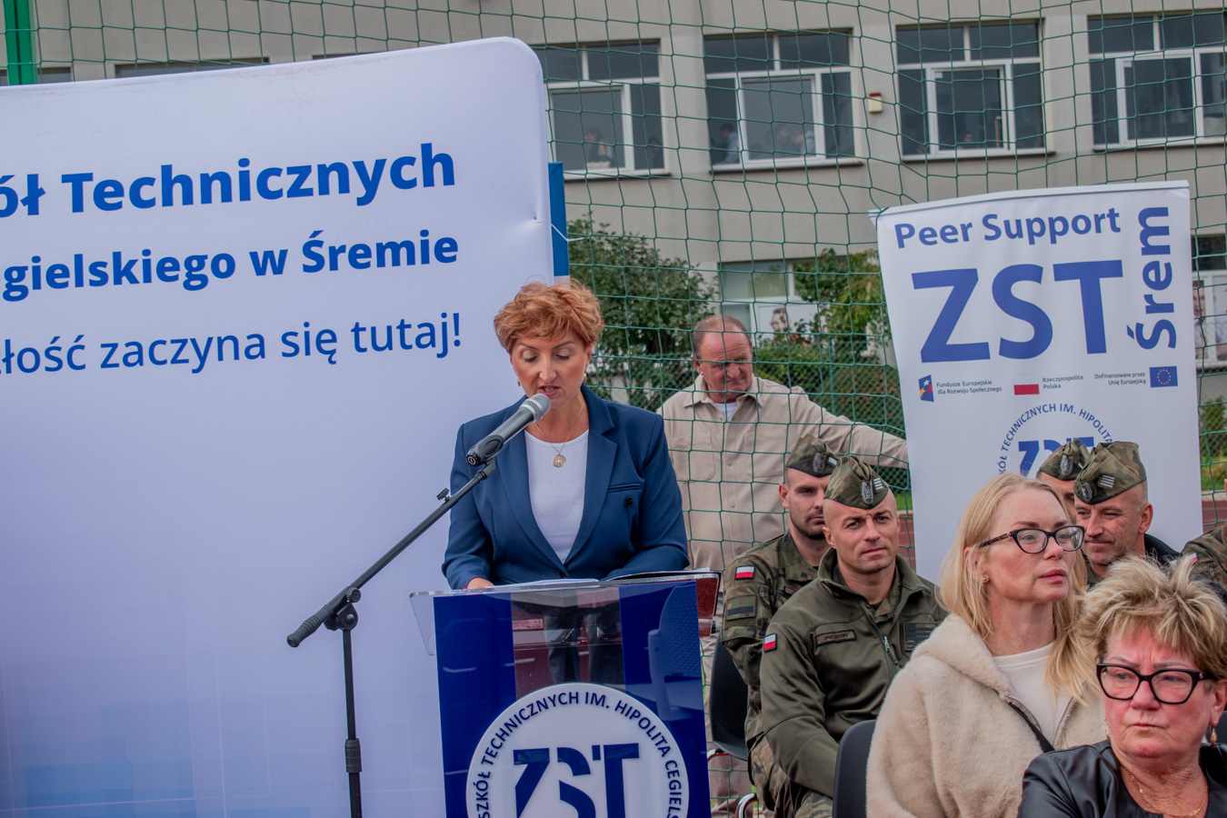 _DSC0206 uroczystość oficjalnego otwarcia oddziałów mundurowych połączona ze ślubowaniem klas pierwszych