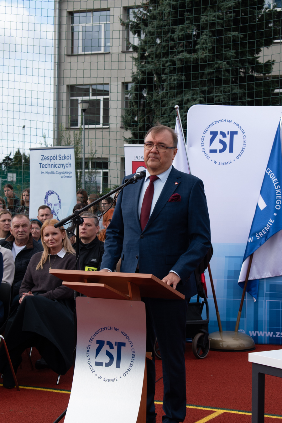 _DSC0407 uroczystość oficjalnego otwarcia oddziałów mundurowych połączona ze ślubowaniem klas pierwszych
