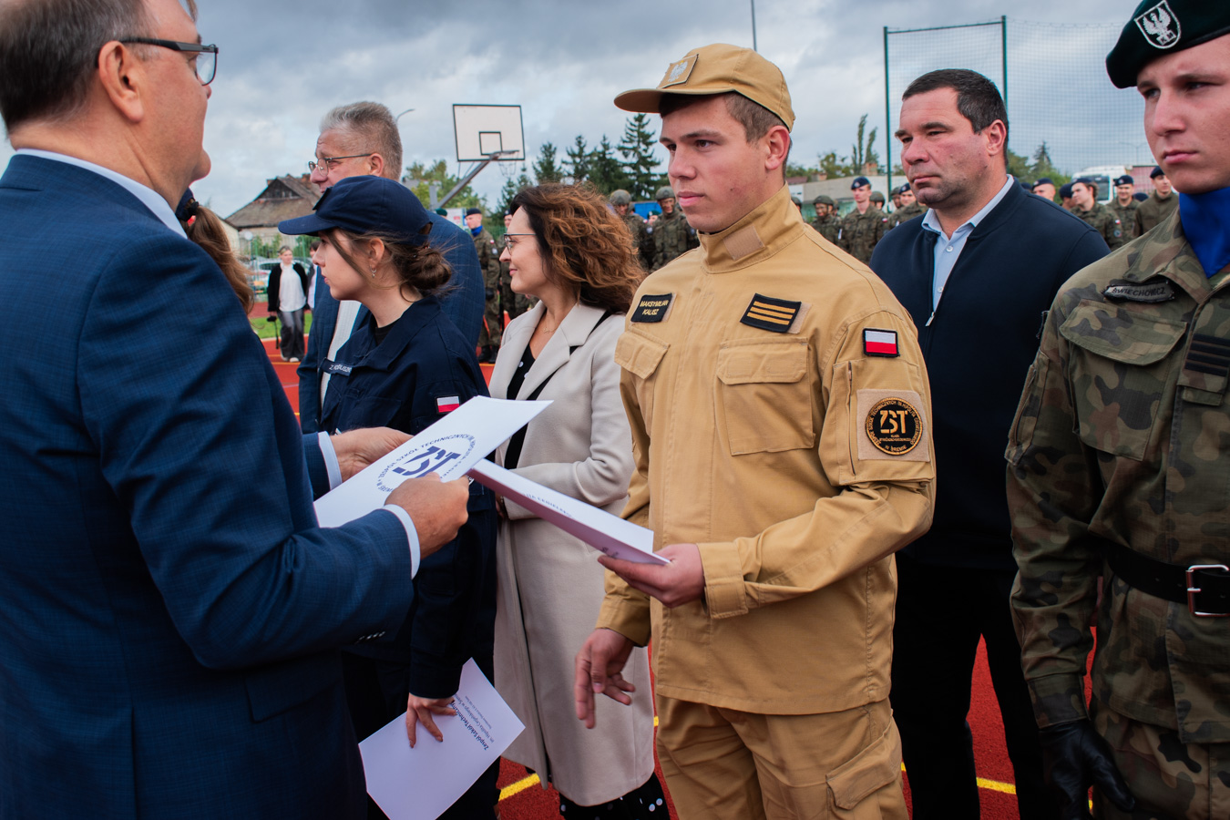 DSC_0122 uroczystość oficjalnego otwarcia oddziałów mundurowych połączona ze ślubowaniem klas pierwszych
